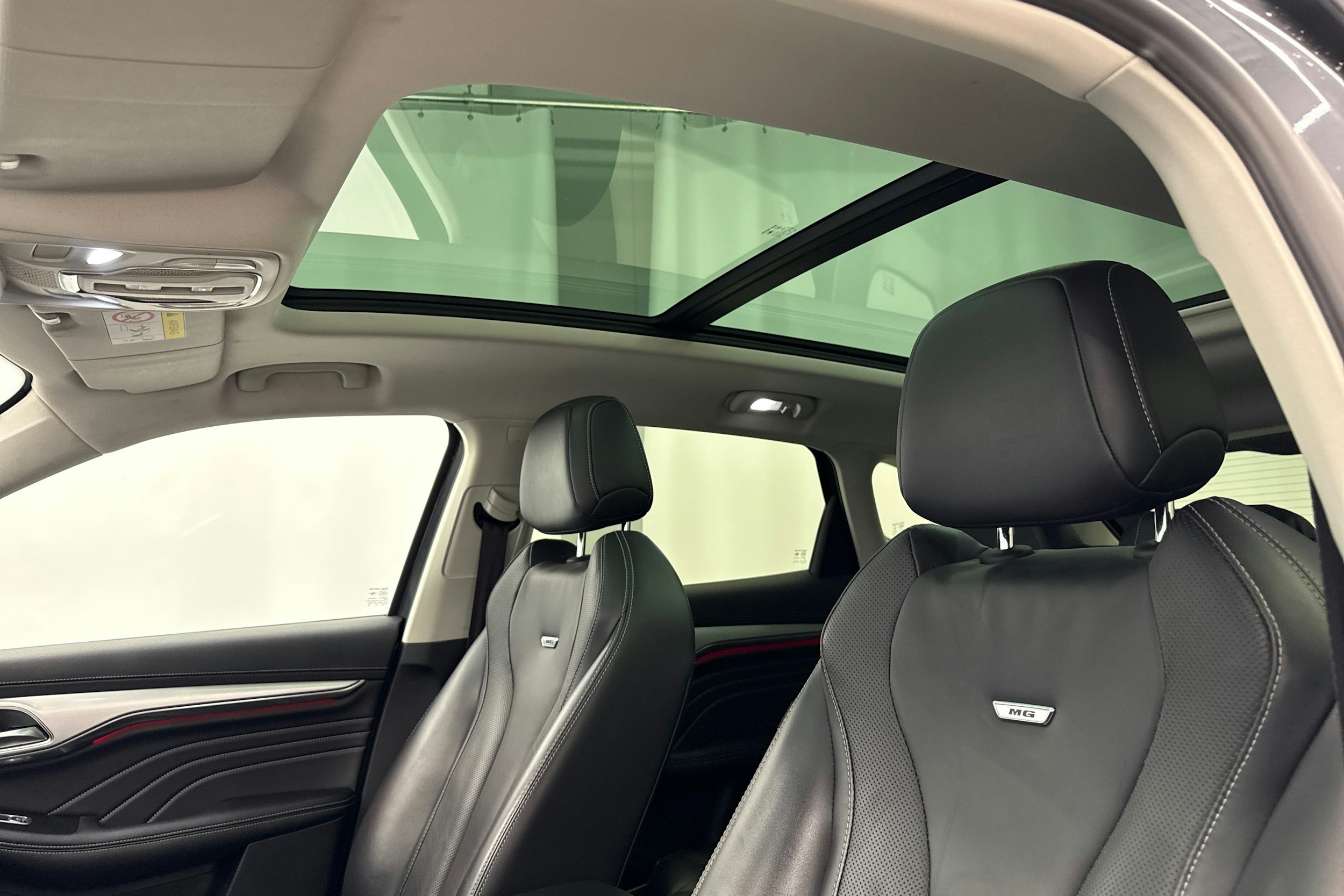 harmaa MG Marvel R 2023 kuva 27.