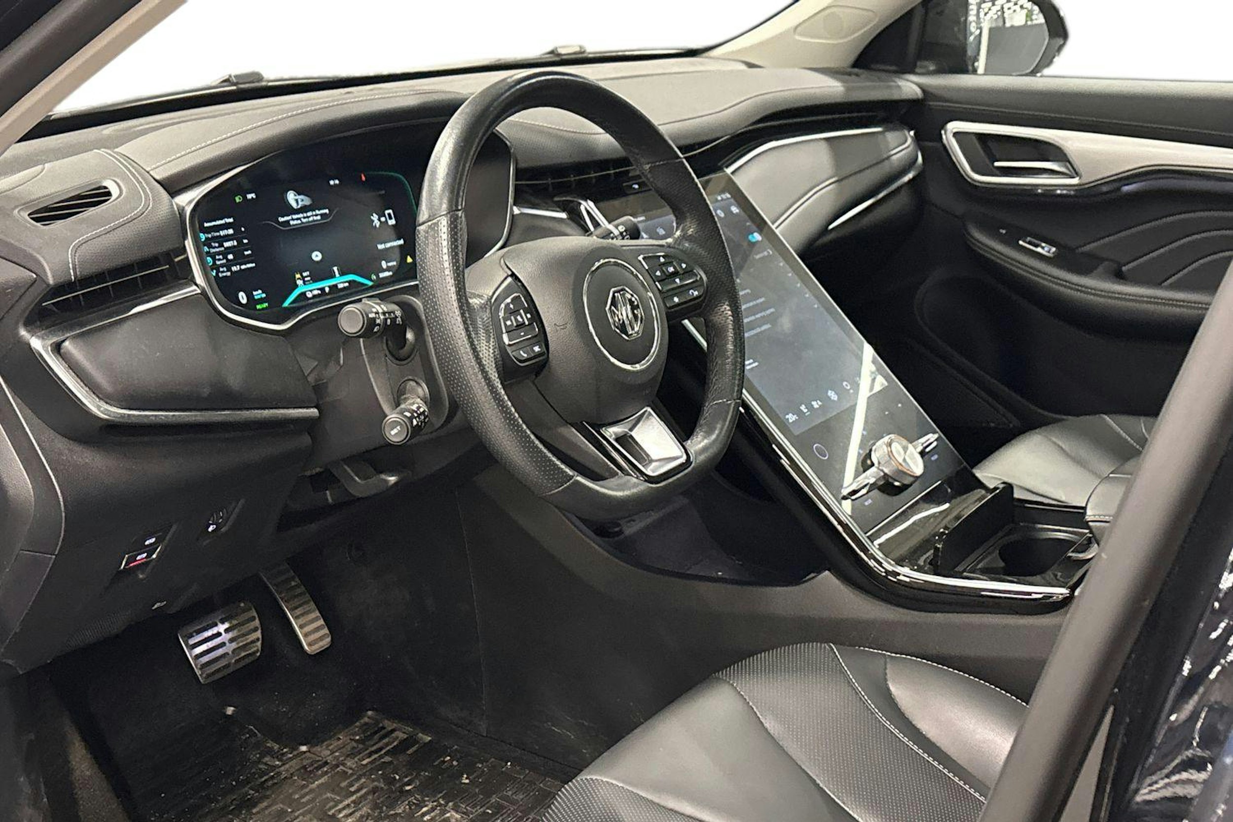 musta MG Marvel R 2023 kuva 3.