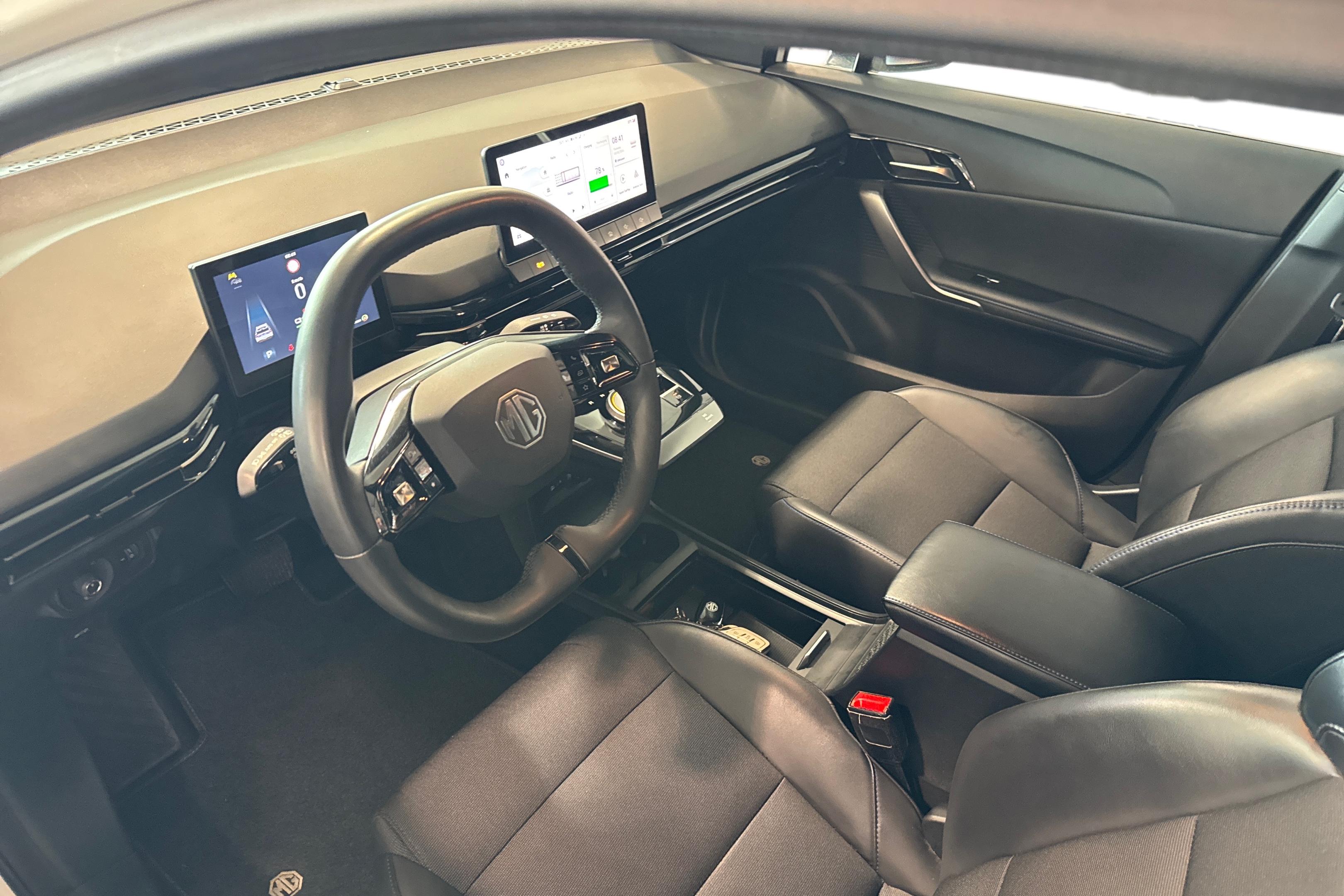 MG MG4 Luxury 2023, bild 6/17