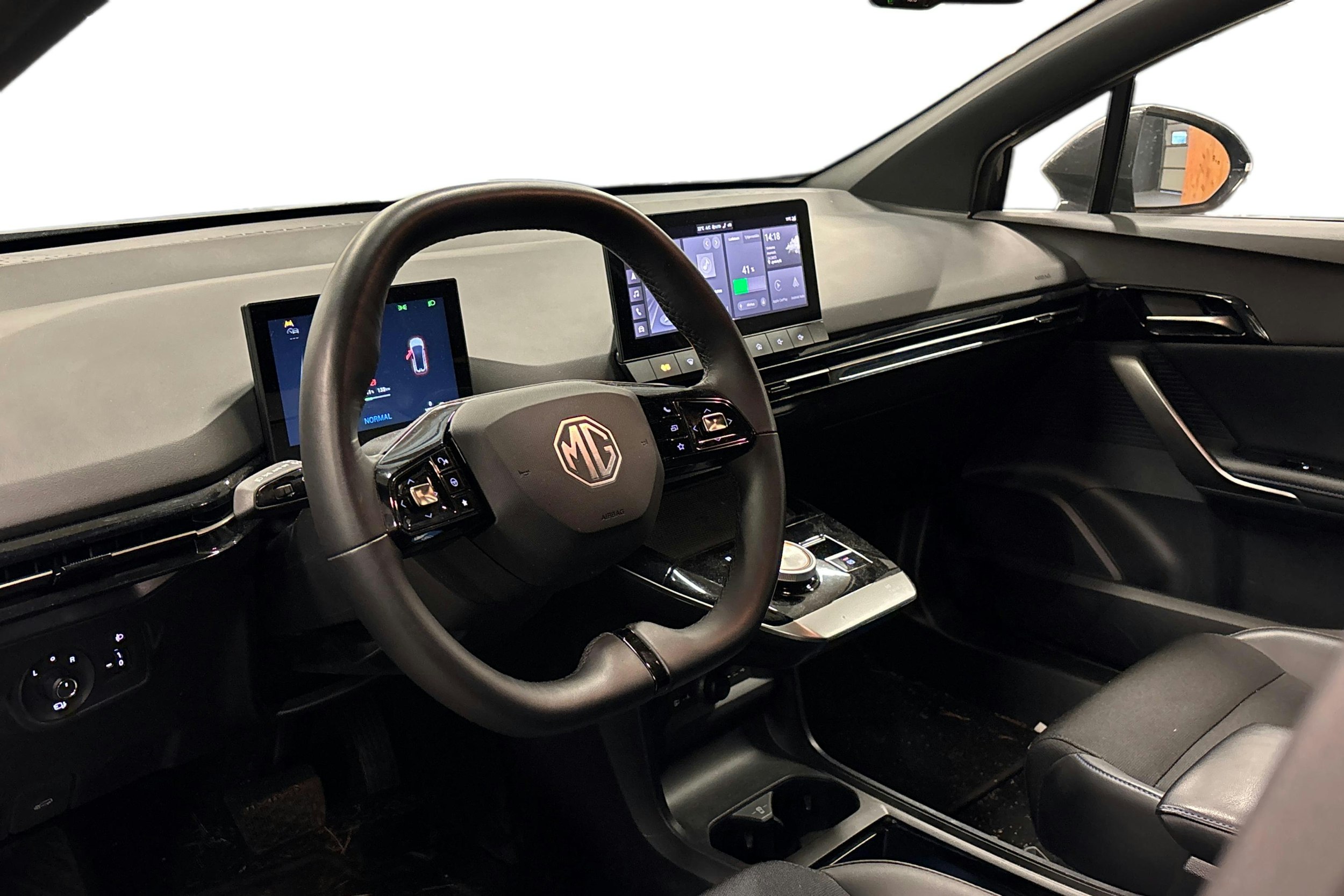 harmaa MG MG4 2023 kuva 3.