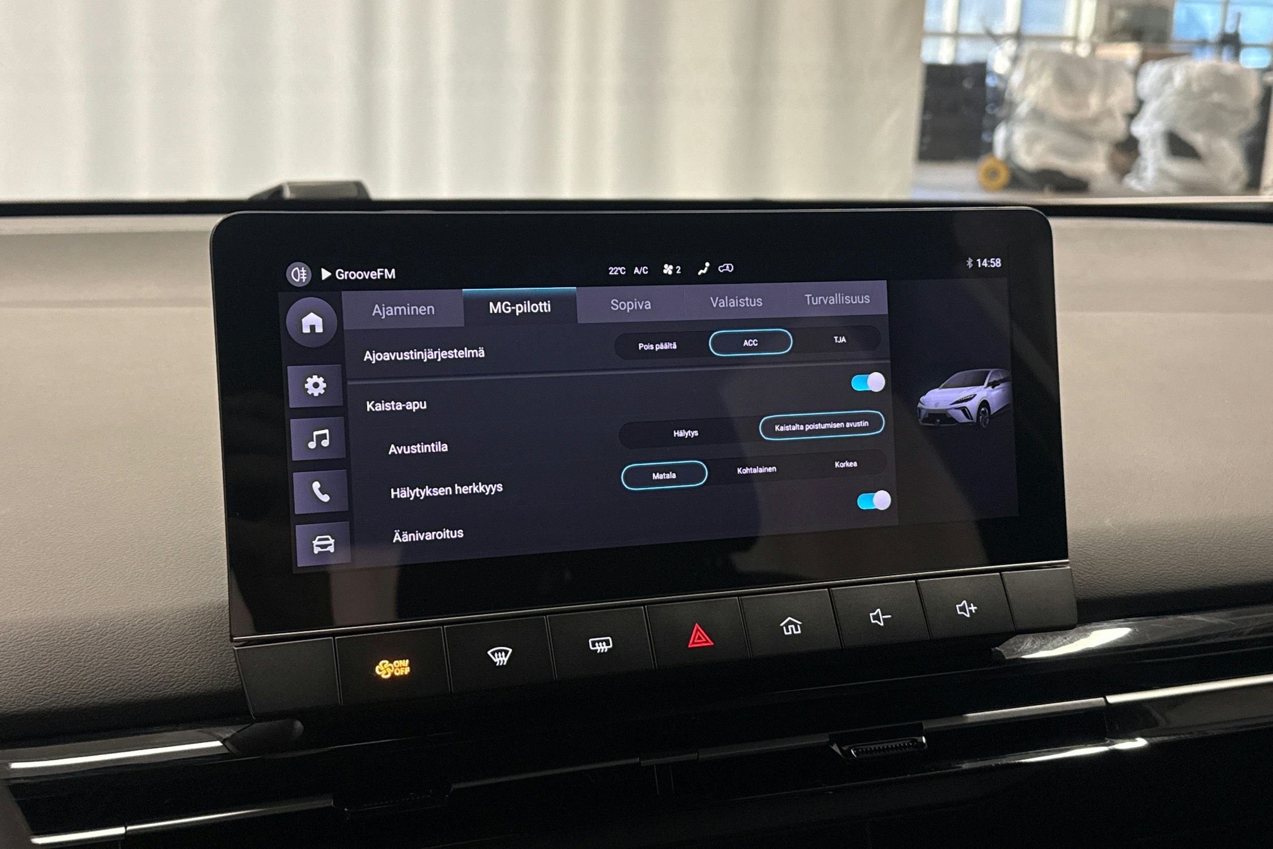 valkoinen MG MG4 2023 kuva 19.