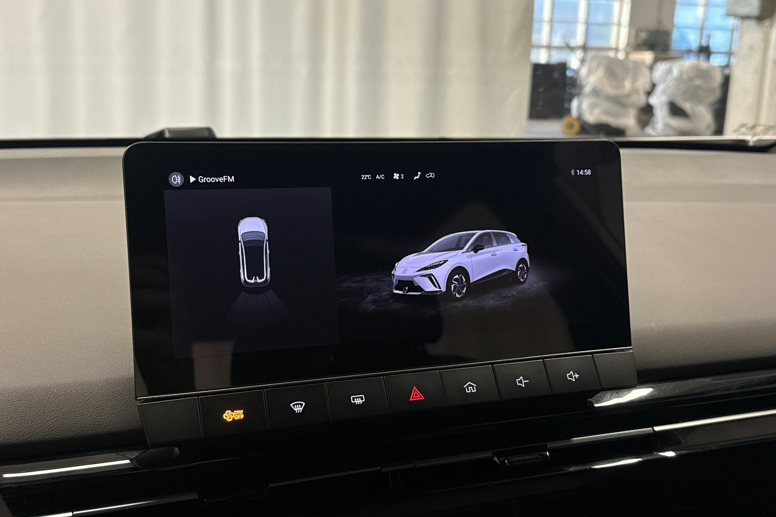 valkoinen MG MG4 2023 kuva 20.