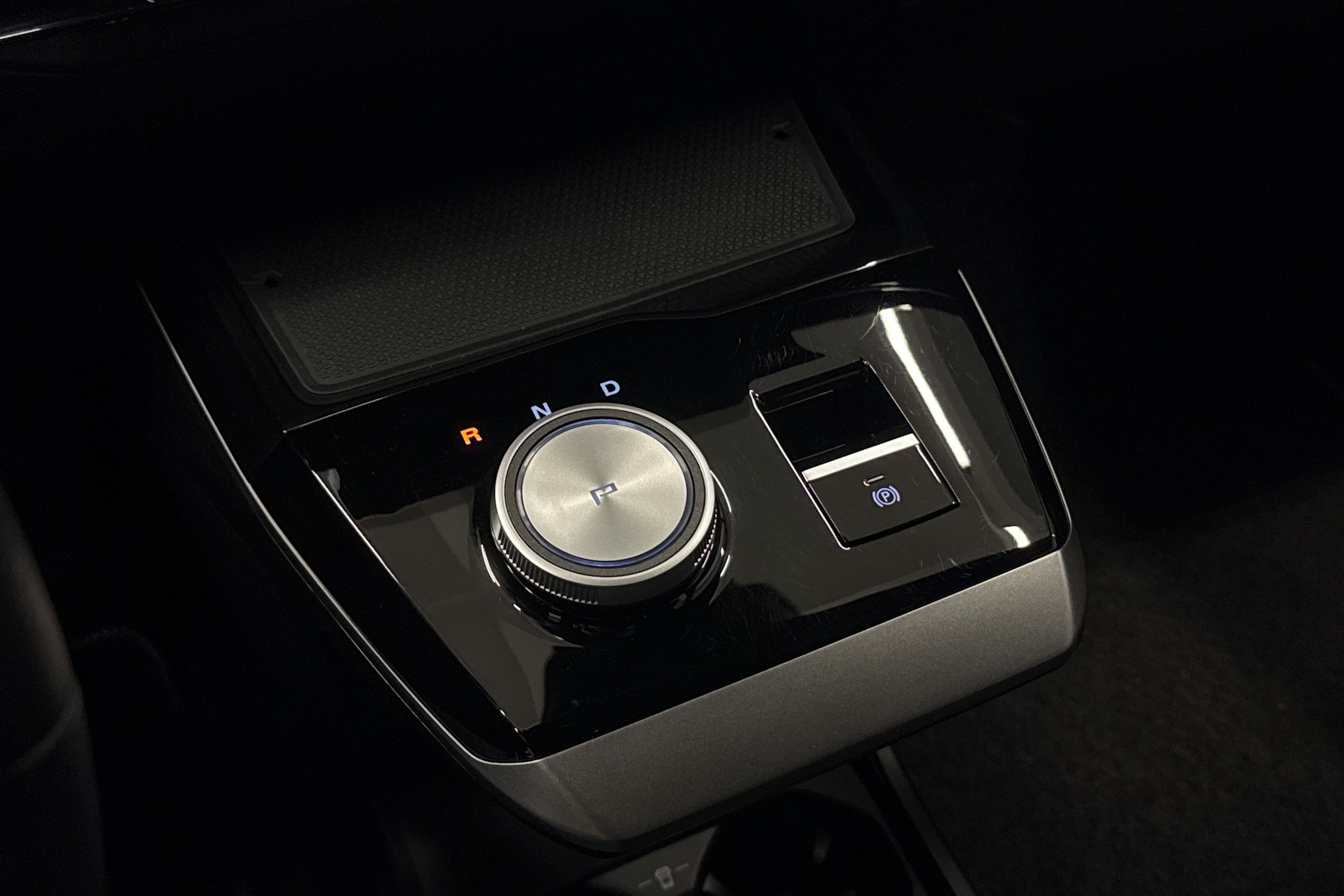 valkoinen MG MG4 2023 kuva 21.