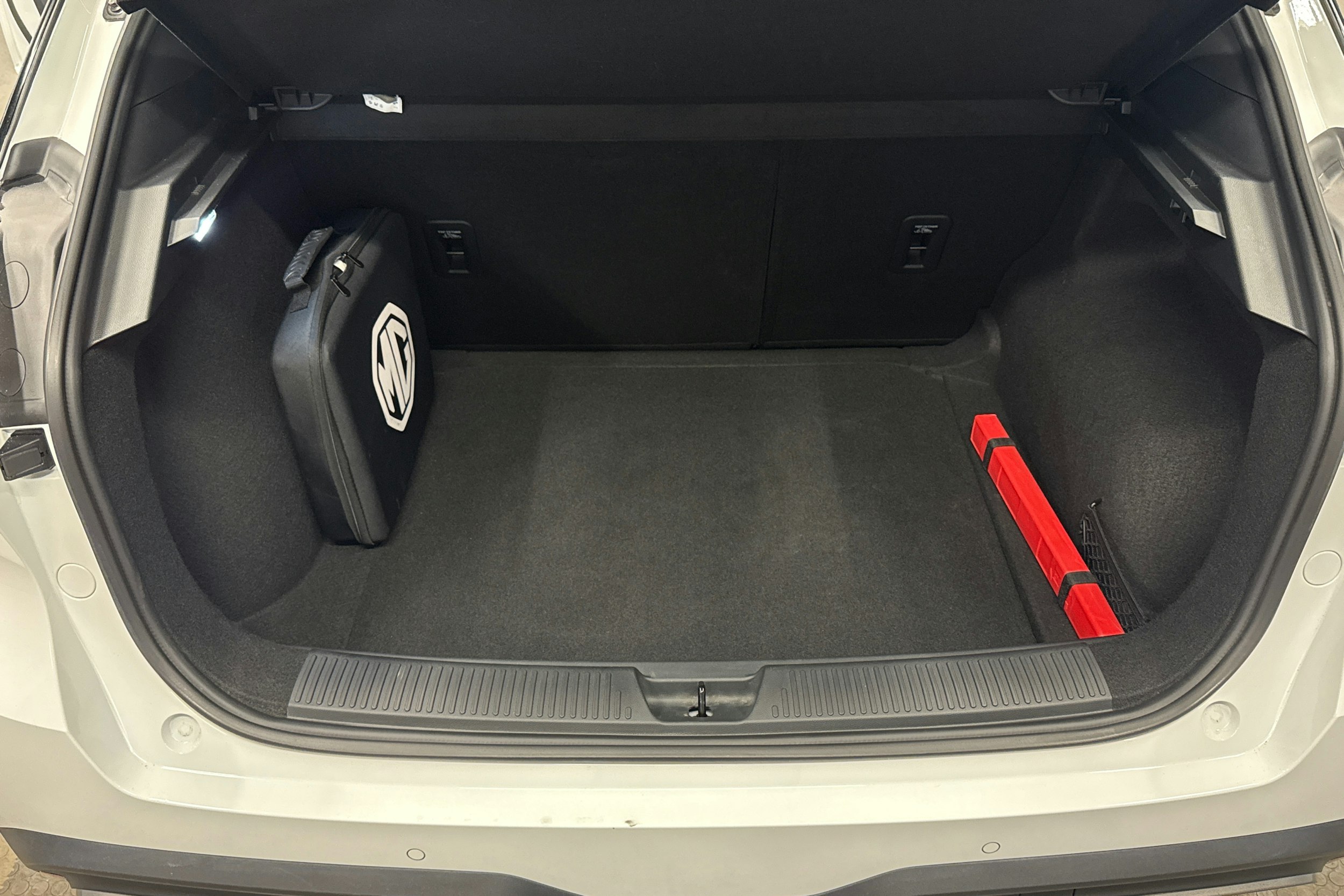 valkoinen MG MG4 2023 kuva 23.