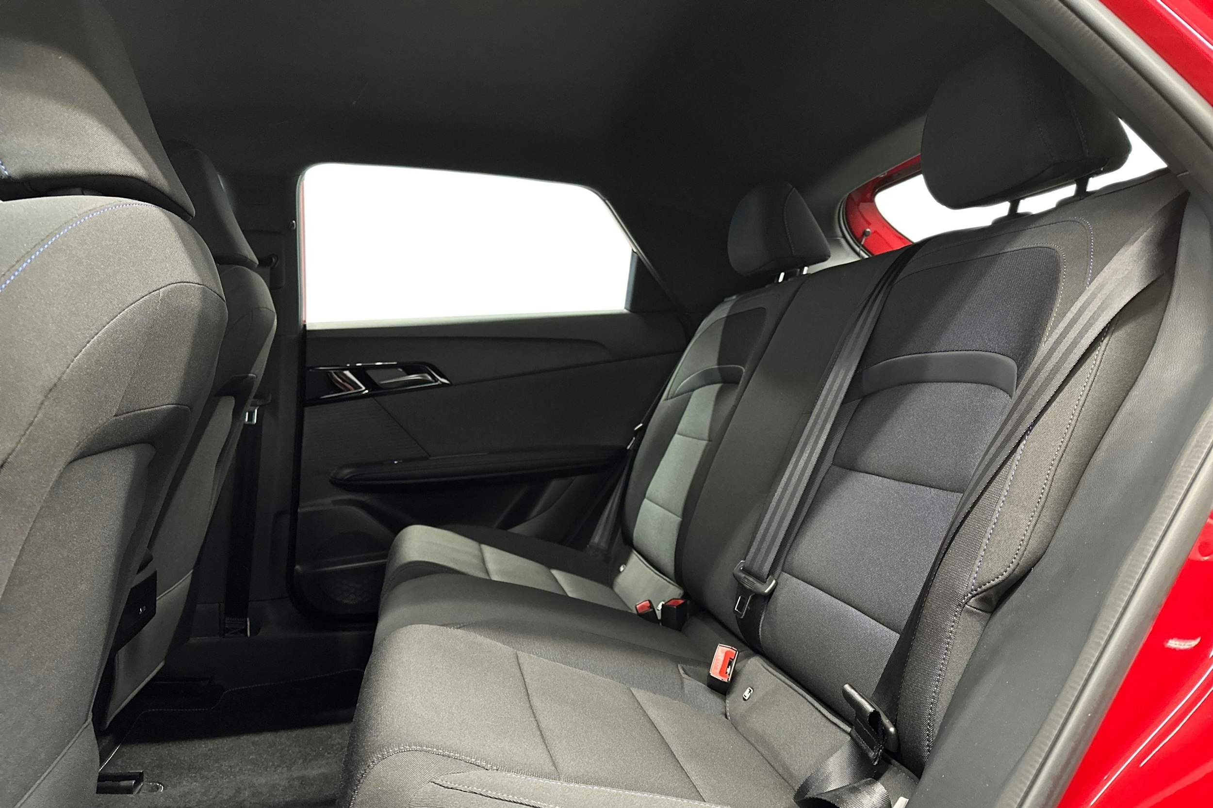 punainen MG MG4 2023 kuva 10.