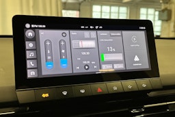 punainen MG MG4 2023 kuva 20.