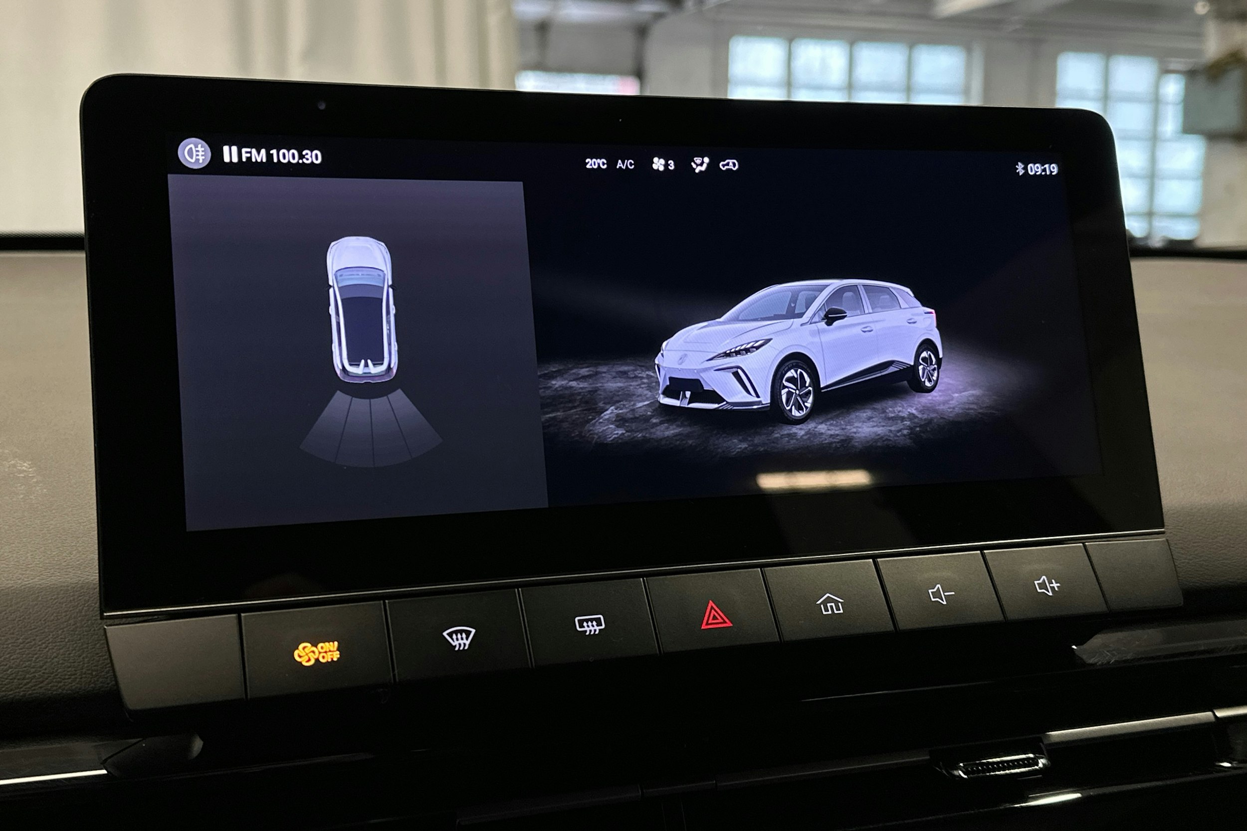 punainen MG MG4 2023 kuva 24.