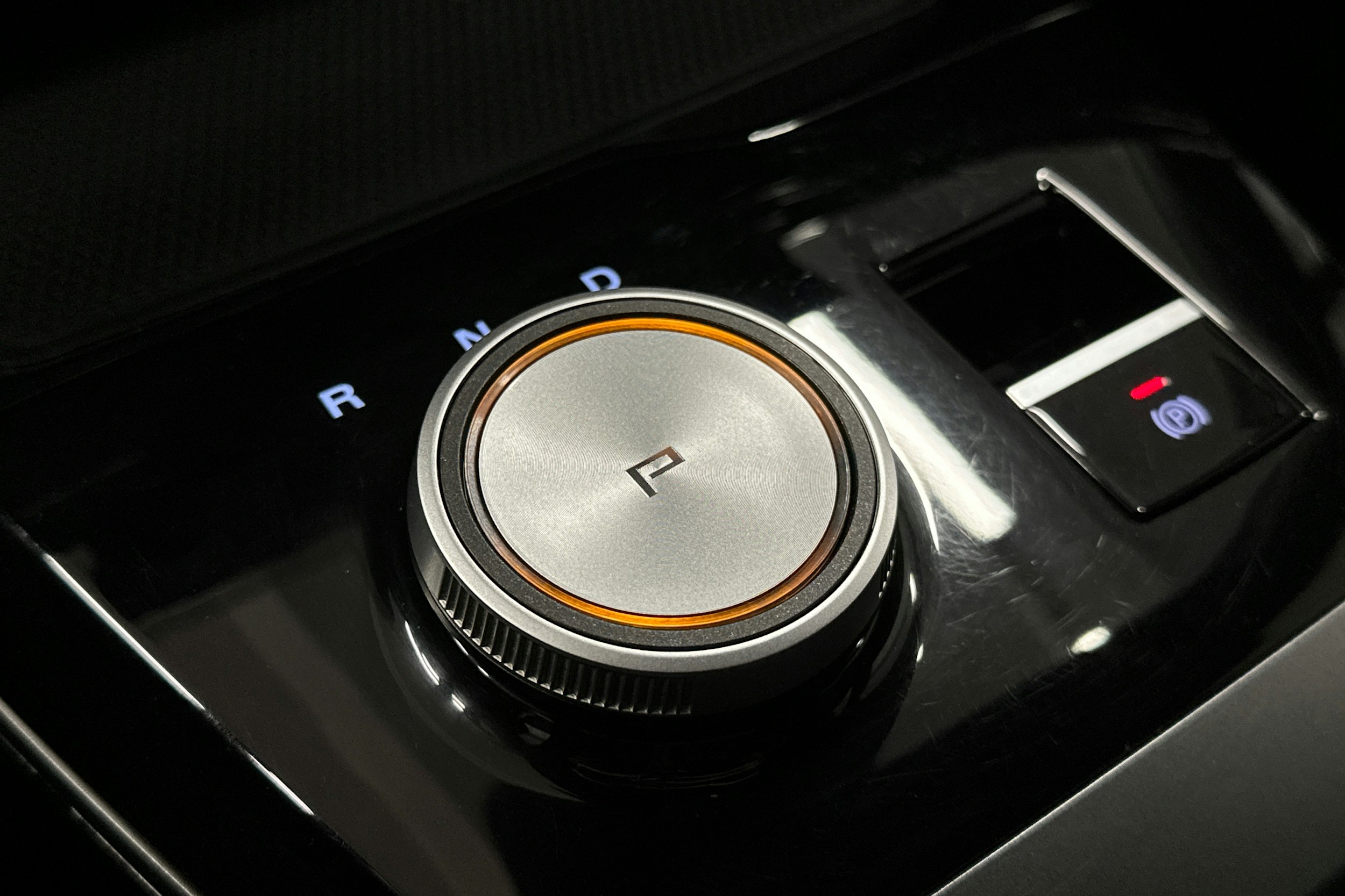 punainen MG MG4 2023 kuva 25.