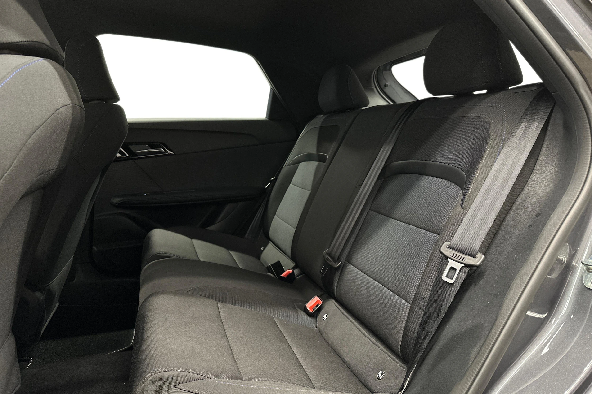 harmaa MG MG4 2023 kuva 8.