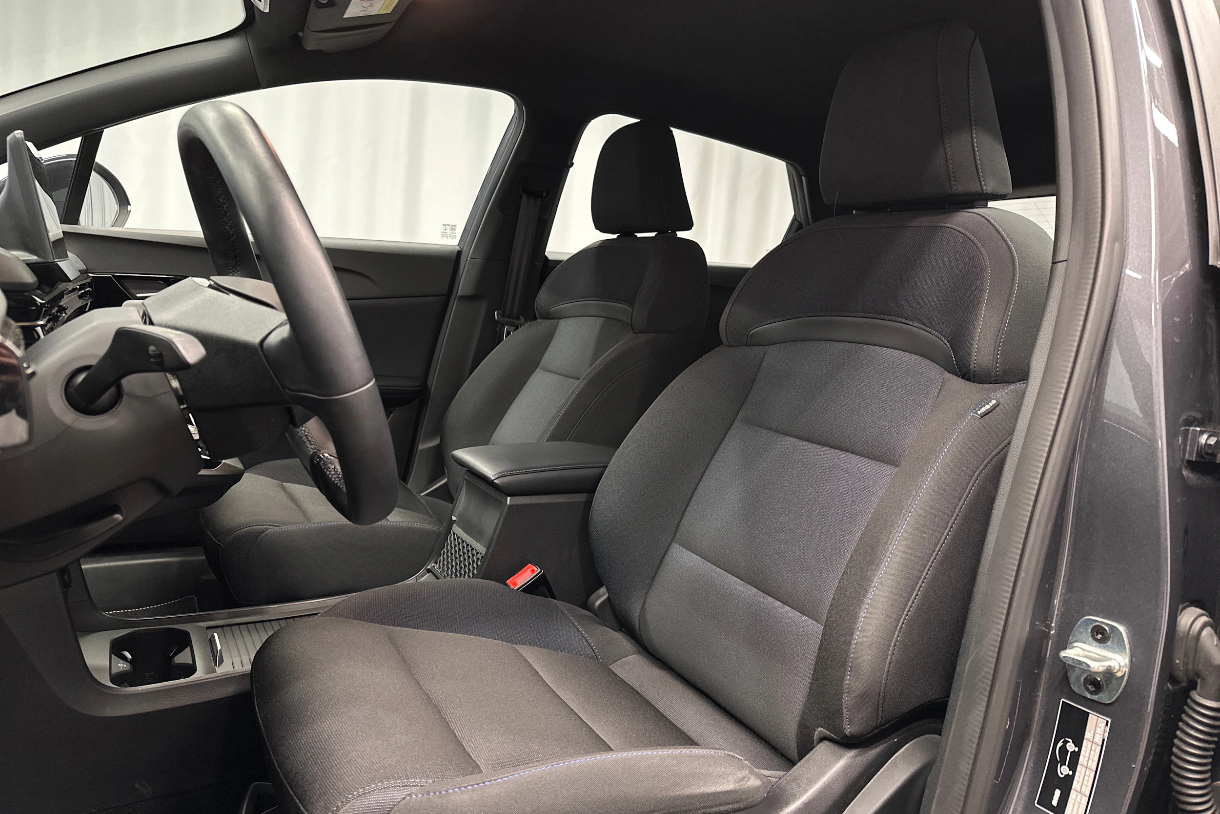 harmaa MG MG4 2023 kuva 12.