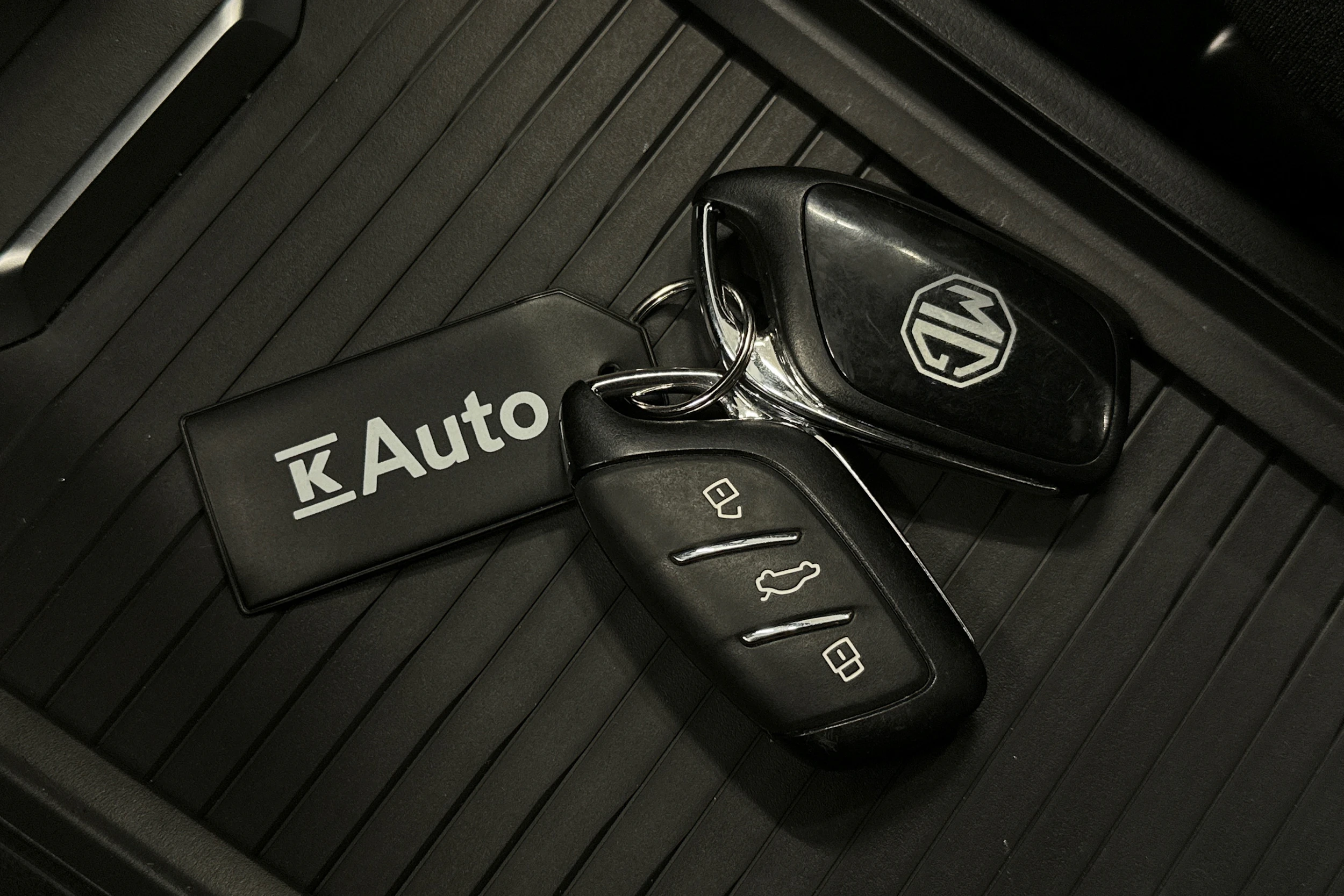 harmaa MG MG4 2023 kuva 28.