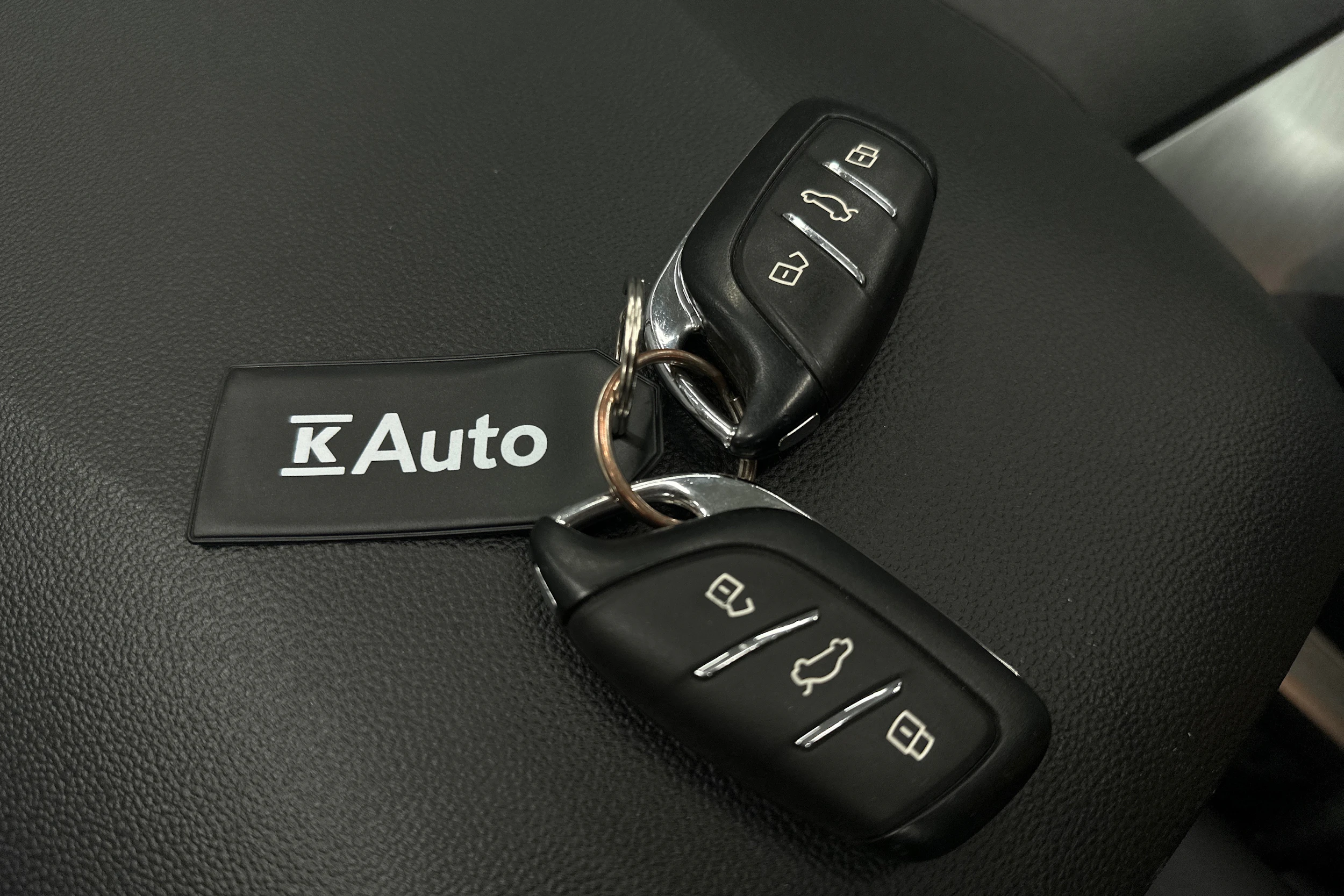 musta MG MG5 2022 kuva 38.