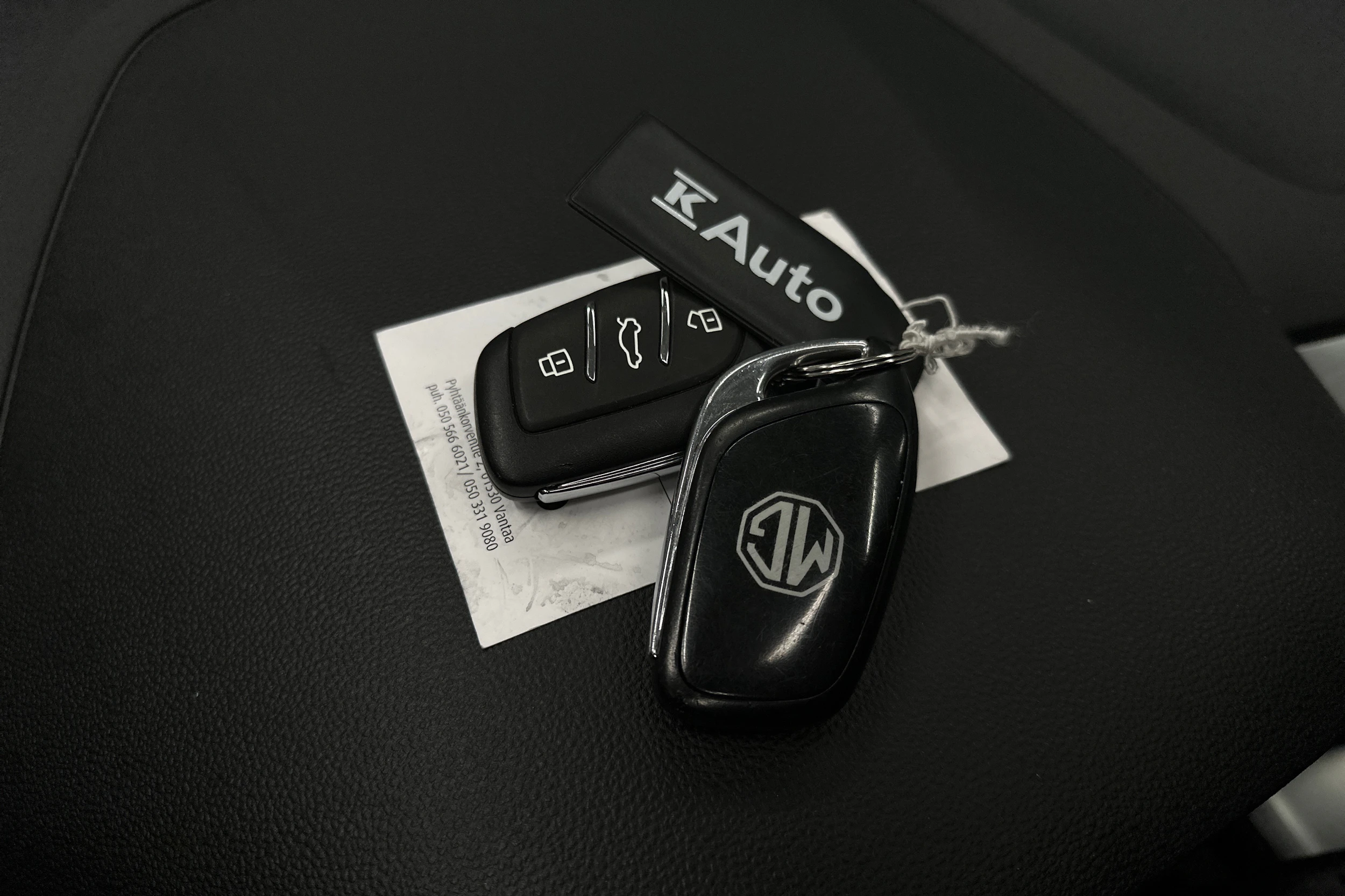 musta MG MG5 2022 kuva 31.