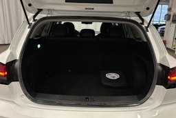 valkoinen MG MG5 2022 kuva 11.