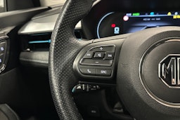 valkoinen MG MG5 2022 kuva 15.