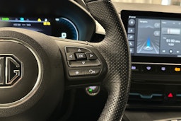 valkoinen MG MG5 2022 kuva 16.