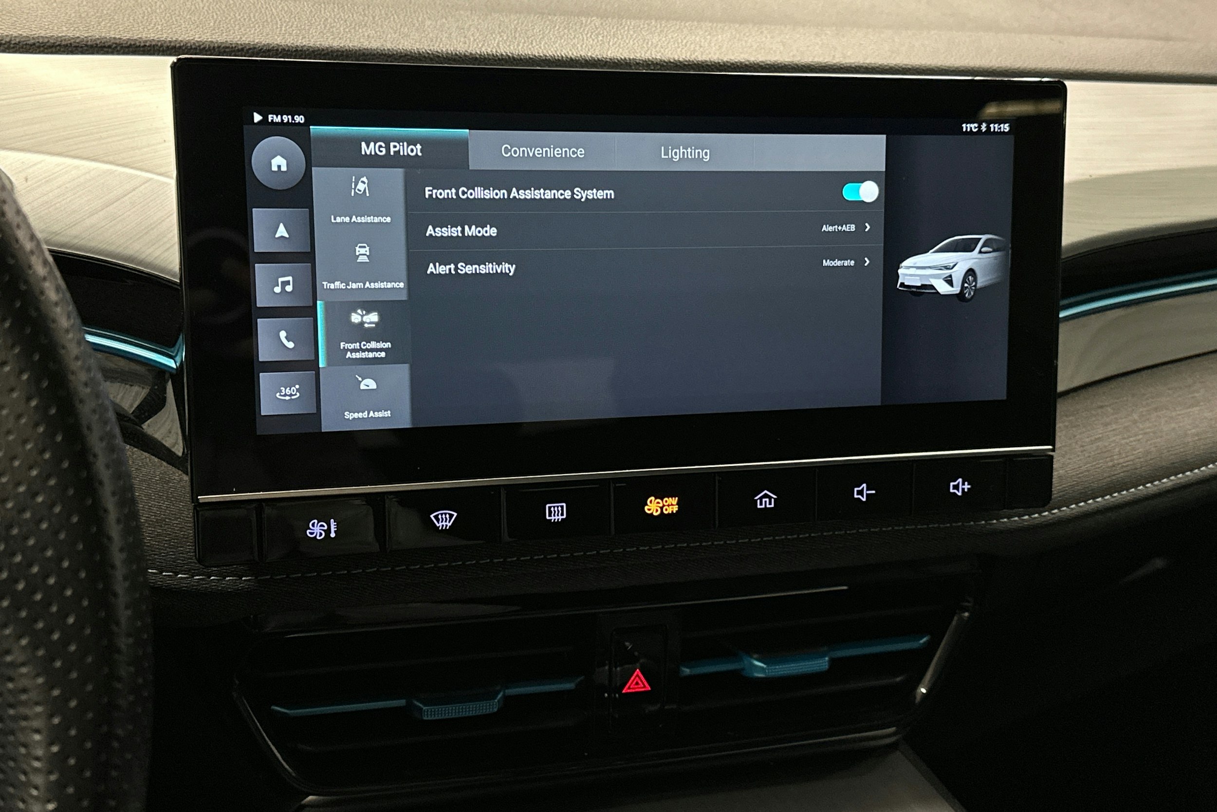 valkoinen MG MG5 2022 kuva 23.