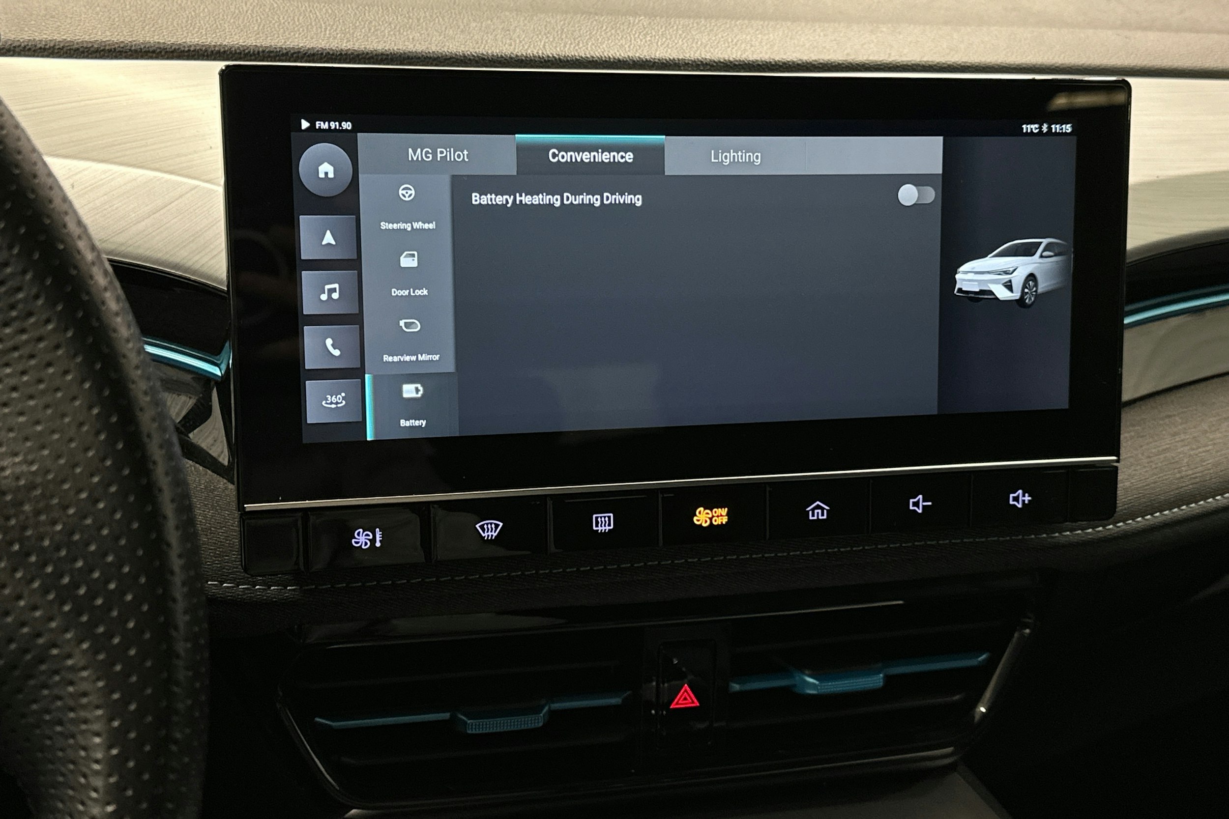 valkoinen MG MG5 2022 kuva 25.