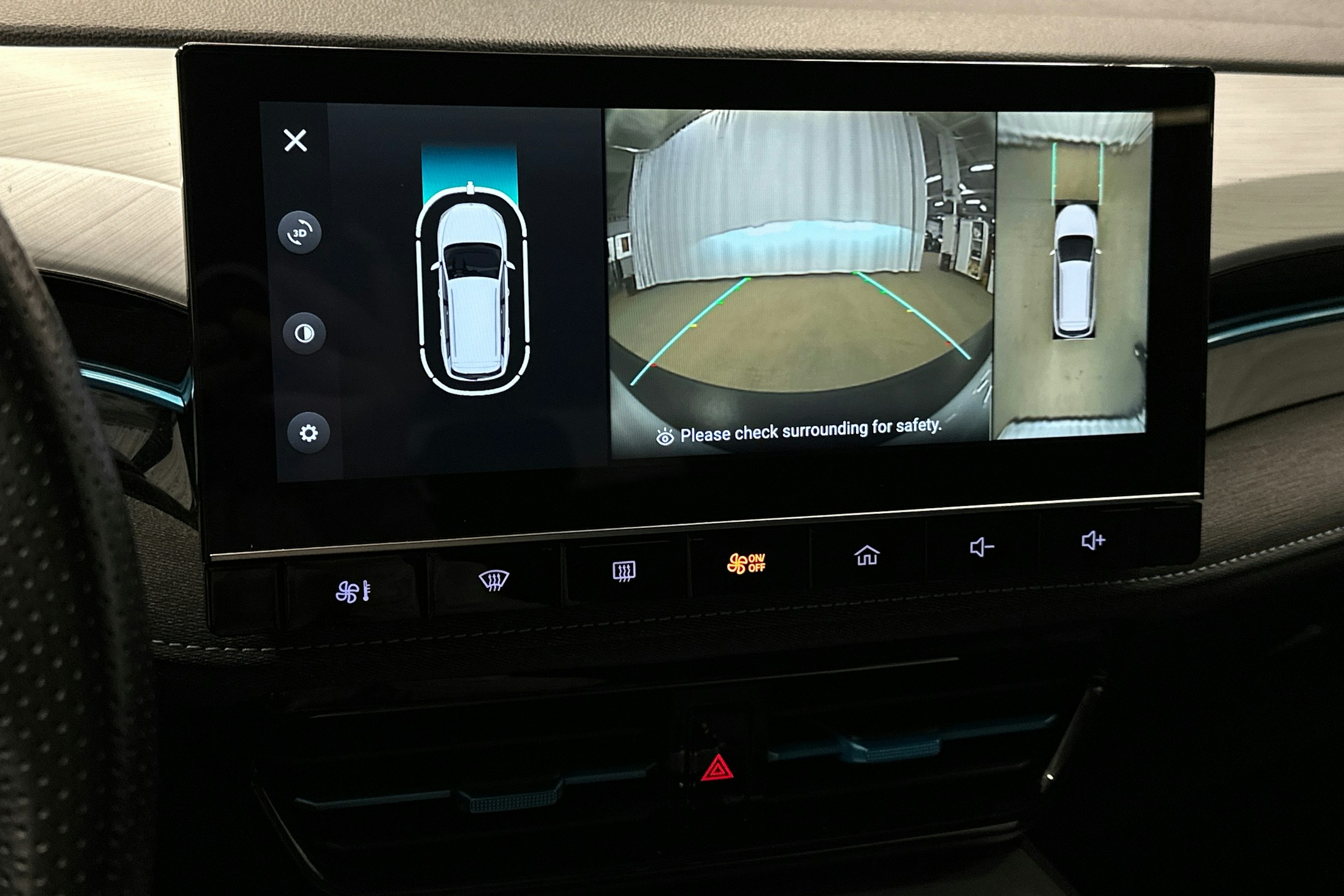 valkoinen MG MG5 2022 kuva 27.