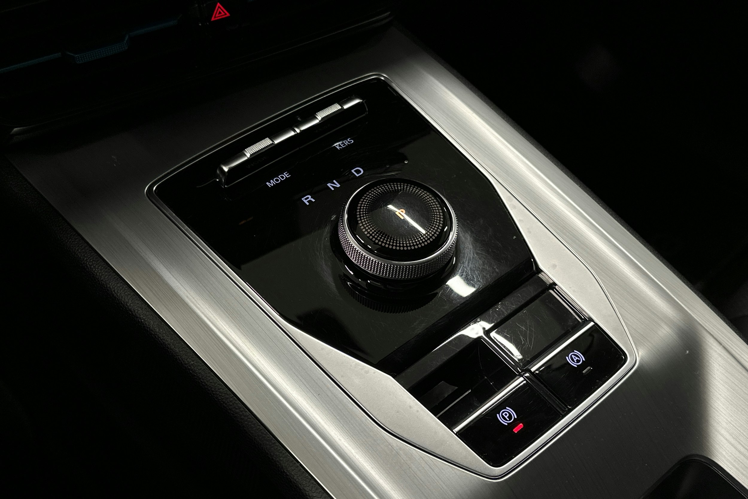 valkoinen MG MG5 2022 kuva 28.