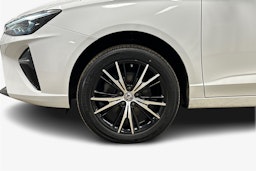 valkoinen MG MG5 2022 kuva 9.