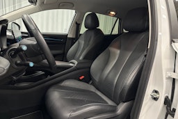 valkoinen MG MG5 2022 kuva 12.