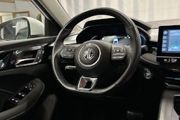 valkoinen MG MG5 2022 kuva 14.