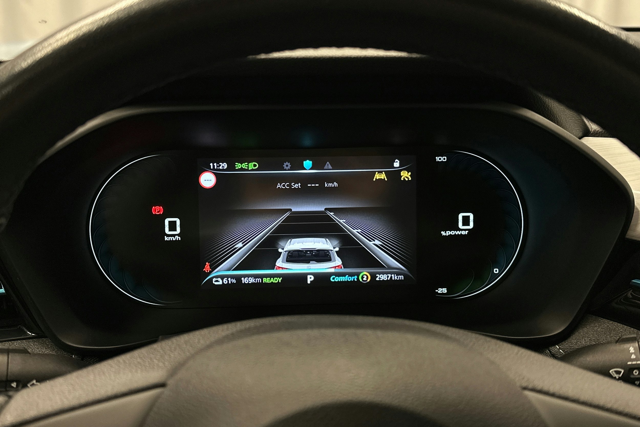 valkoinen MG MG5 2022 kuva 17.