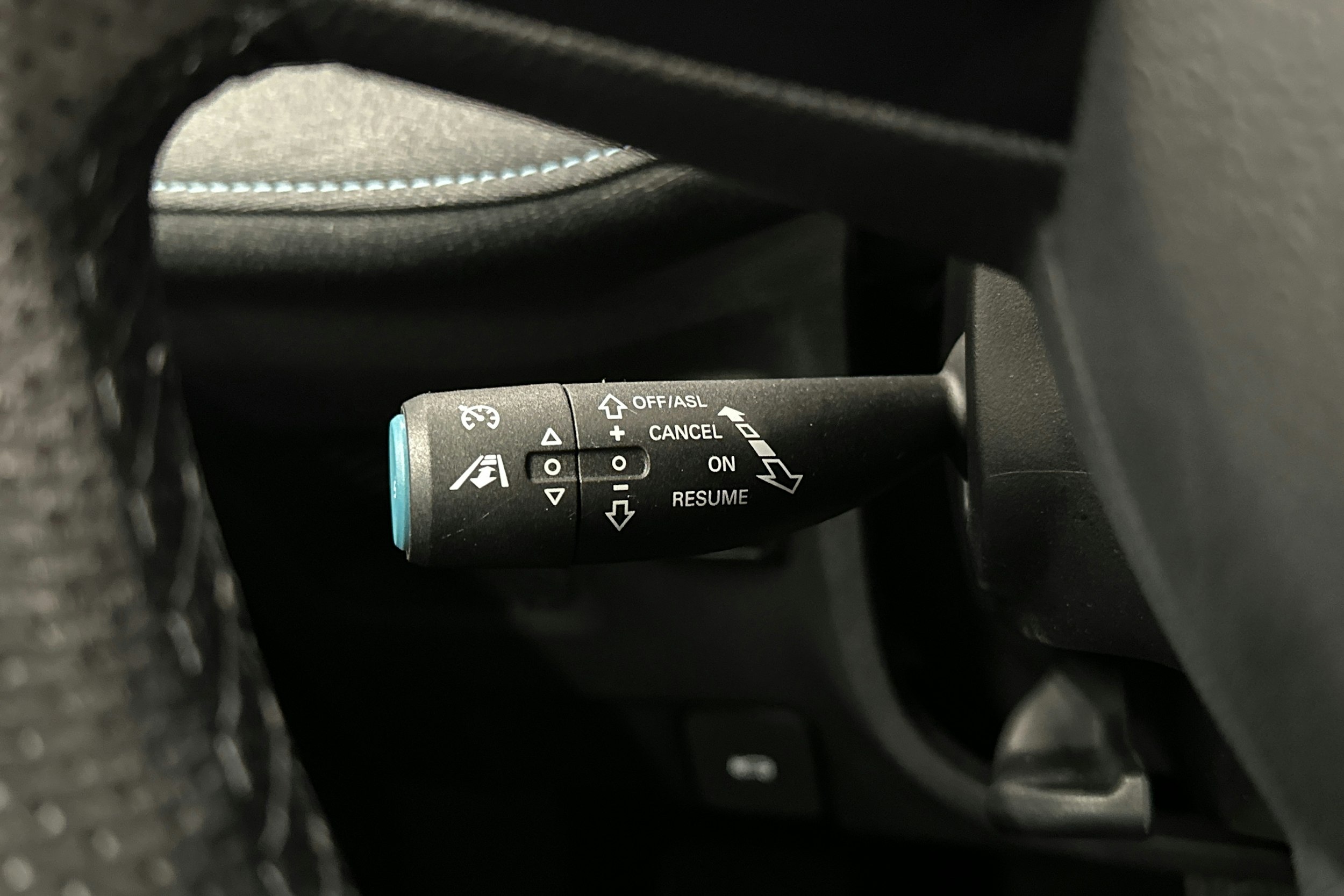 valkoinen MG MG5 2022 kuva 18.