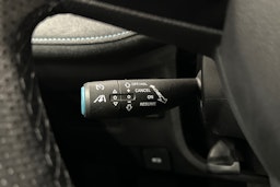 valkoinen MG MG5 2022 kuva 18.