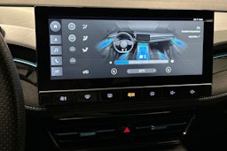 valkoinen MG MG5 2022 kuva 26.