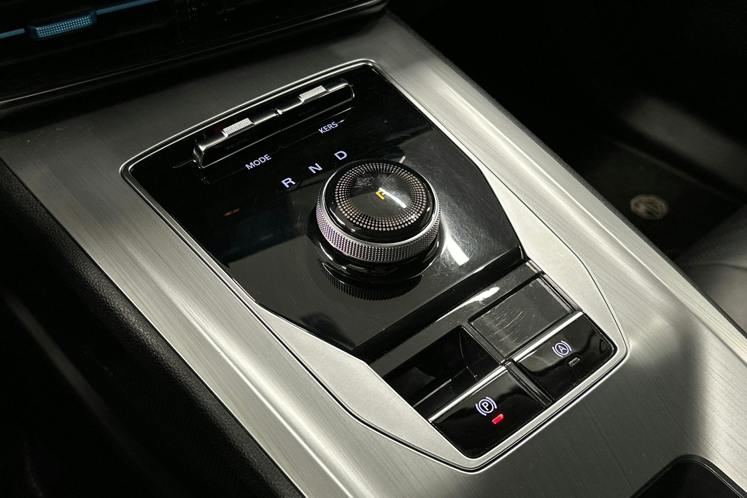 valkoinen MG MG5 2022 kuva 28.