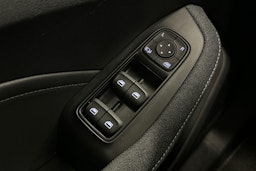 valkoinen MG MG5 2022 kuva 29.