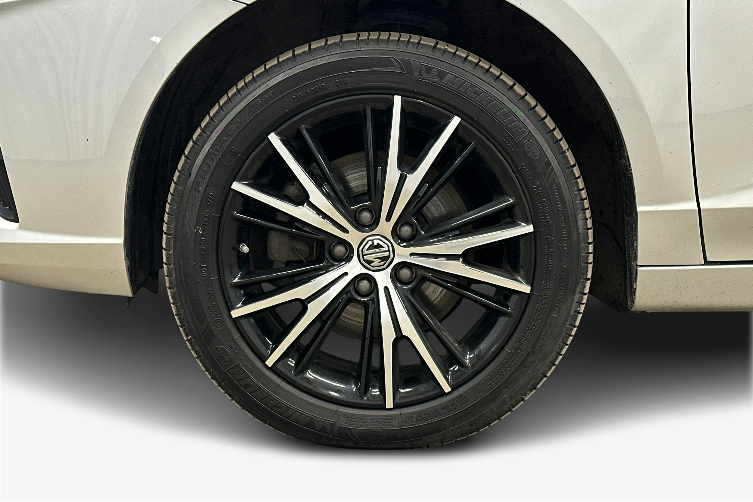 harmaa MG MG5 2022 kuva 11.