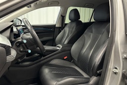 harmaa MG MG5 2022 kuva 15.