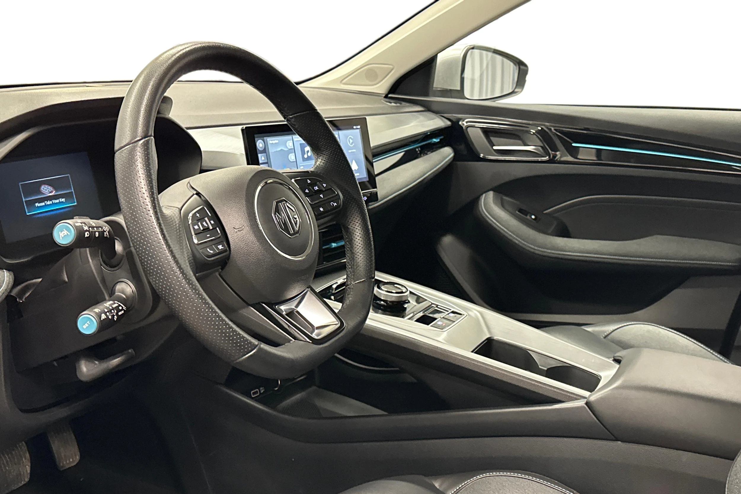 harmaa MG MG5 2022 kuva 6.