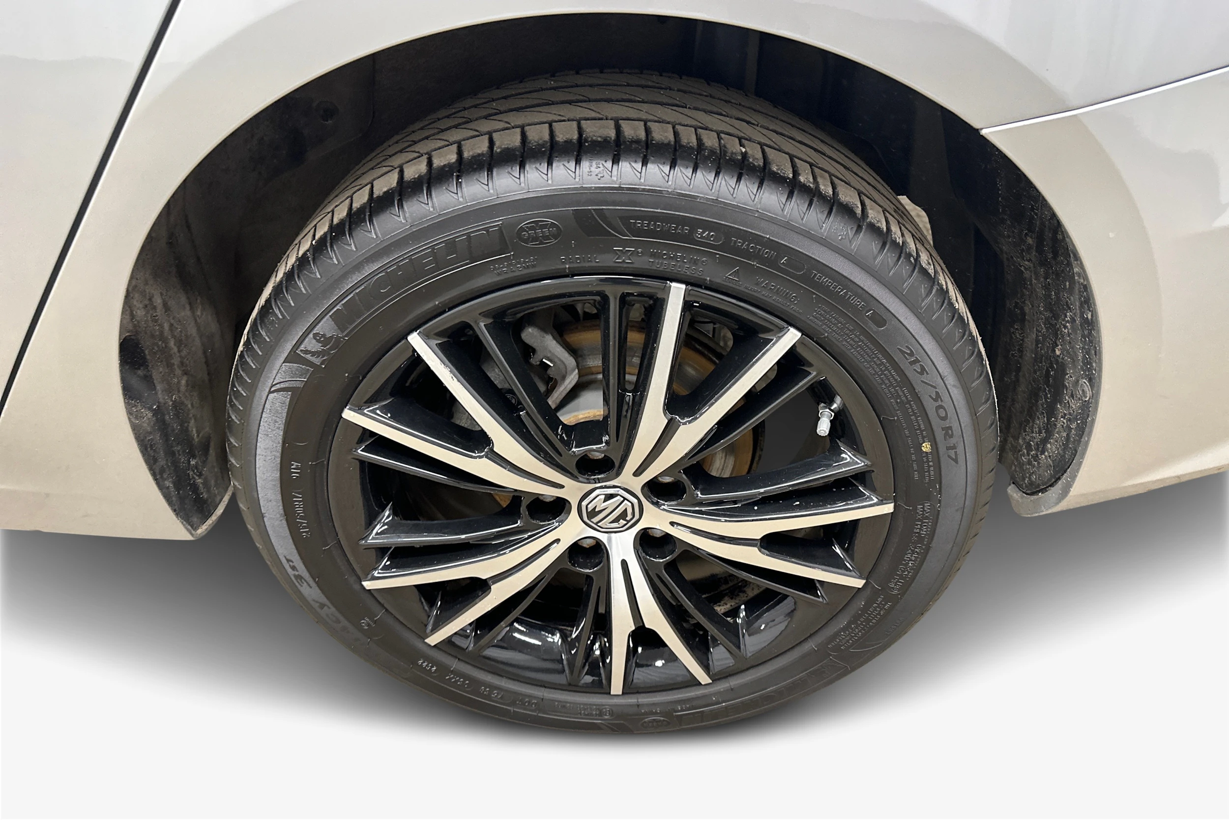 harmaa MG MG5 2022 kuva 9.