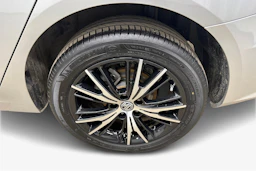 harmaa MG MG5 2022 kuva 9.