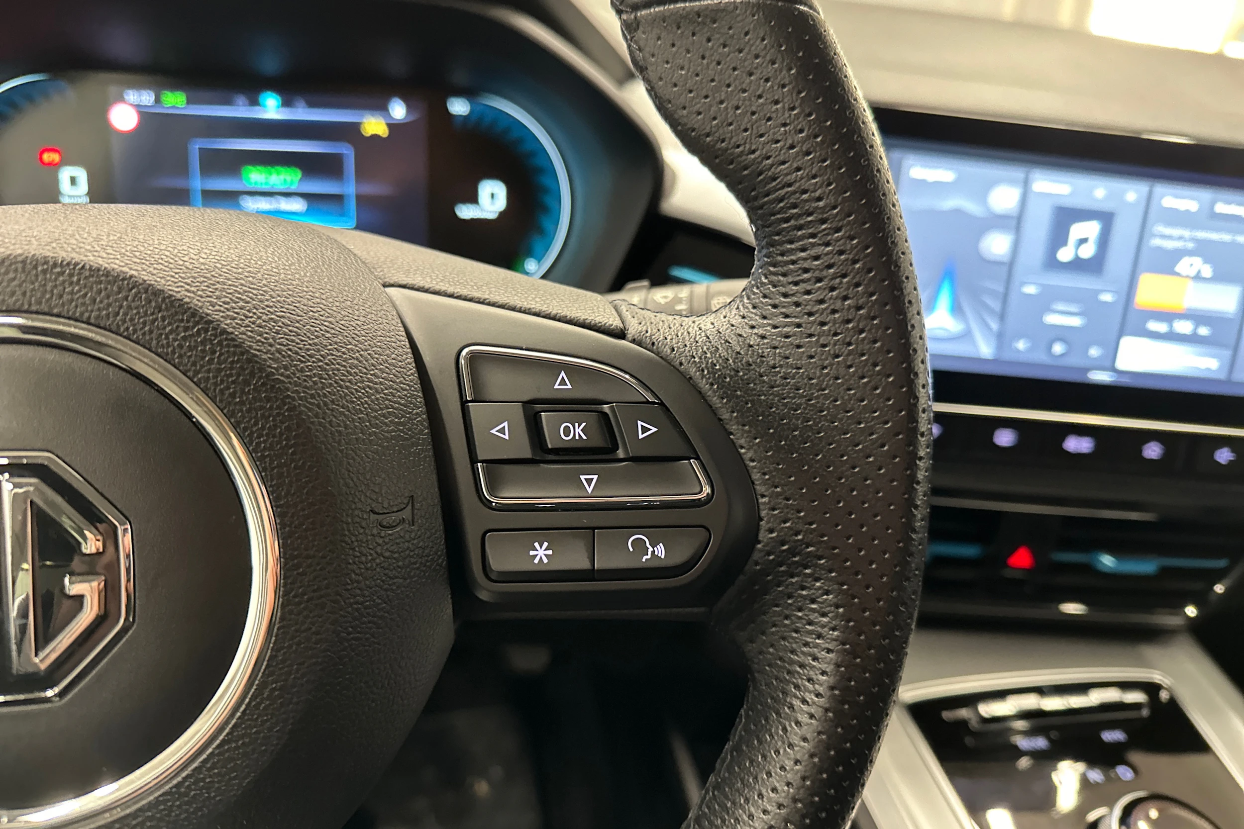 harmaa MG MG5 2022 kuva 12.