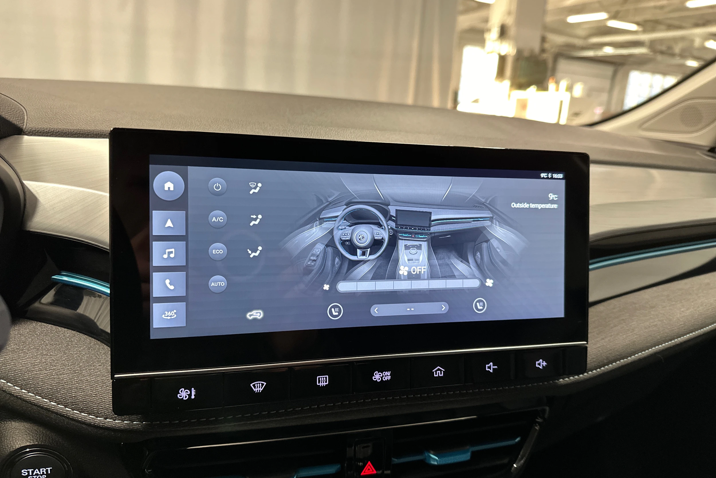 harmaa MG MG5 2022 kuva 16.