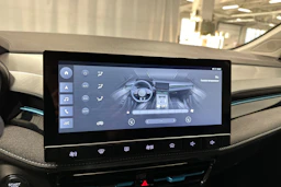 harmaa MG MG5 2022 kuva 16.