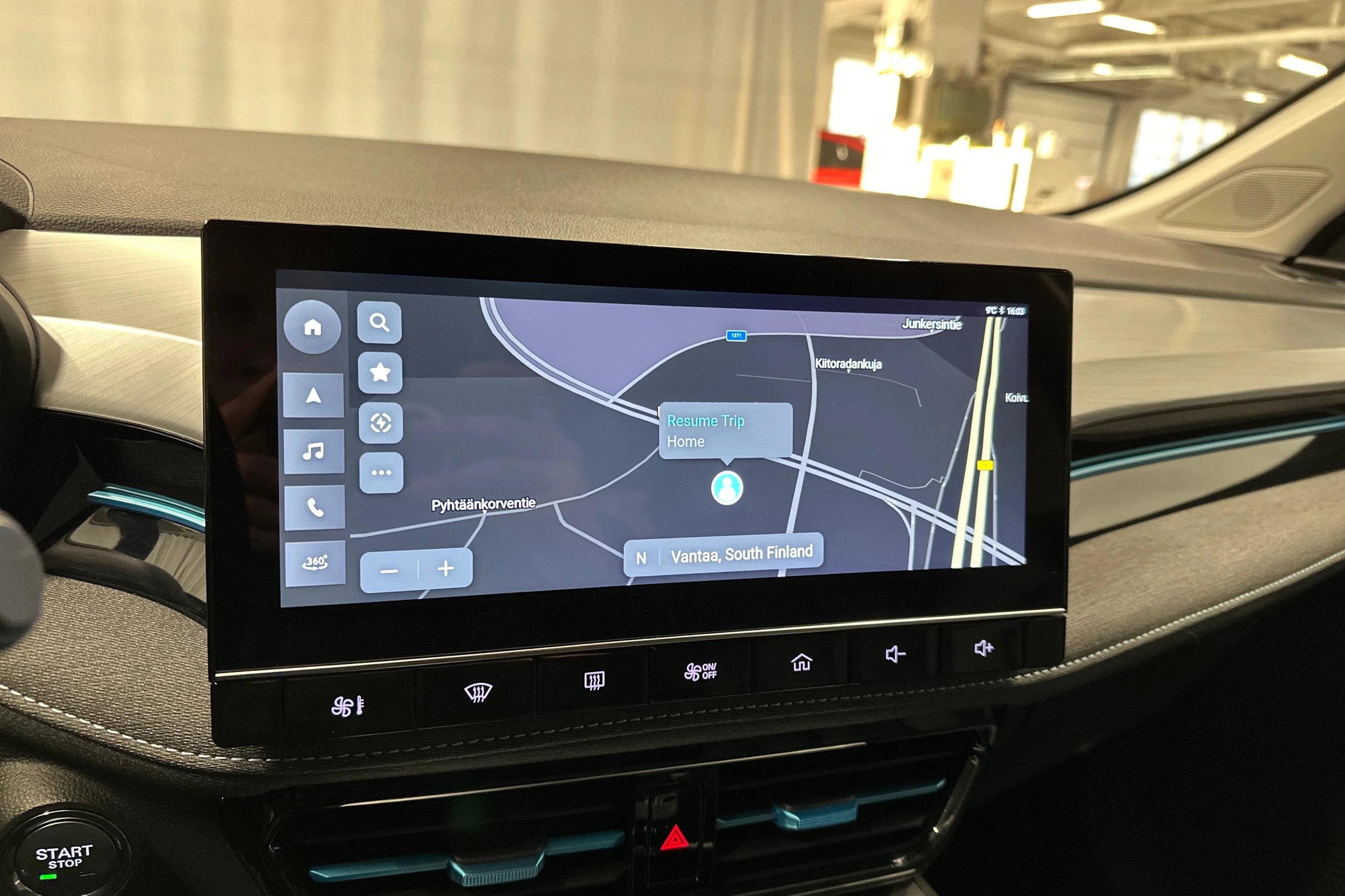 harmaa MG MG5 2022 kuva 18.