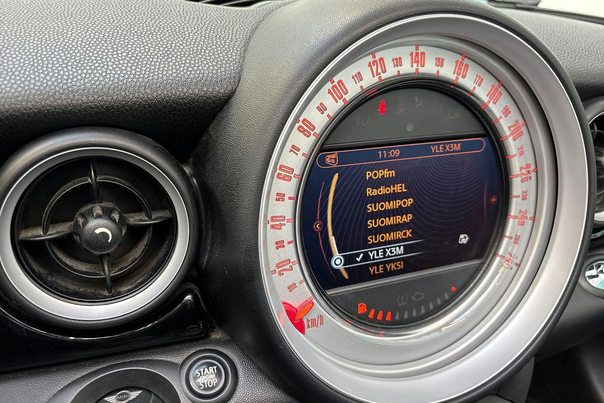 harmaa Mini Cabrio 2014 kuva 26.