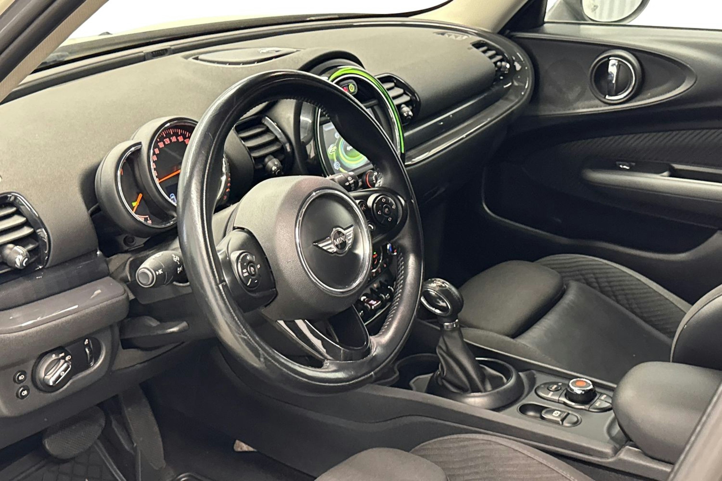 valkoinen Mini Clubman 2016 kuva 7.