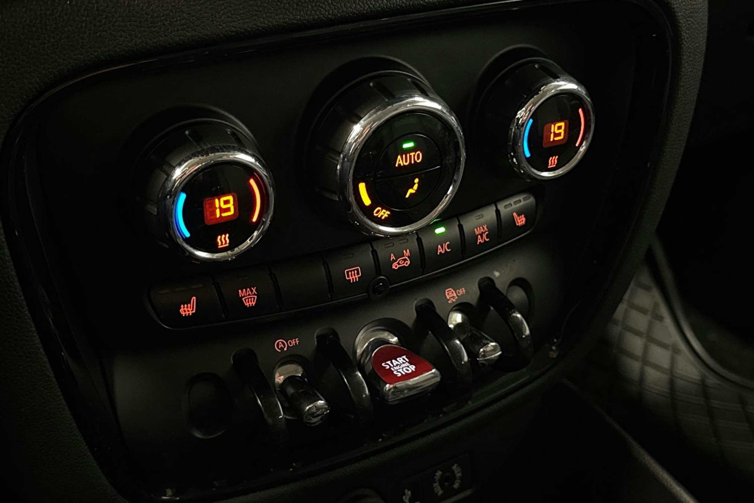 valkoinen Mini Clubman 2016 kuva 18.