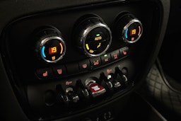 valkoinen Mini Clubman 2016 kuva 18.