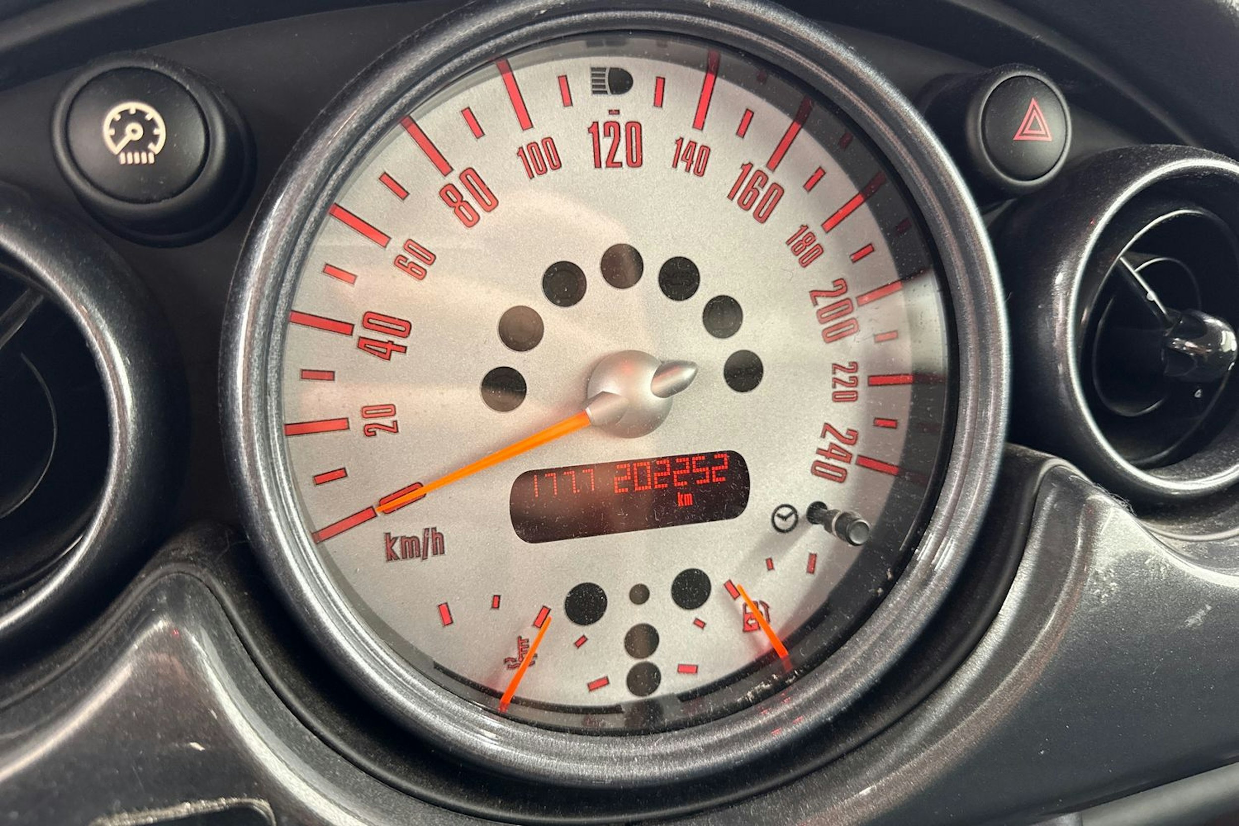 valkoinen Mini Cooper 2005 kuva 15.