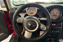 Punainen Mini Cooper 2006 kuva 13.