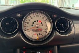 Punainen Mini Cooper 2006 kuva 14.