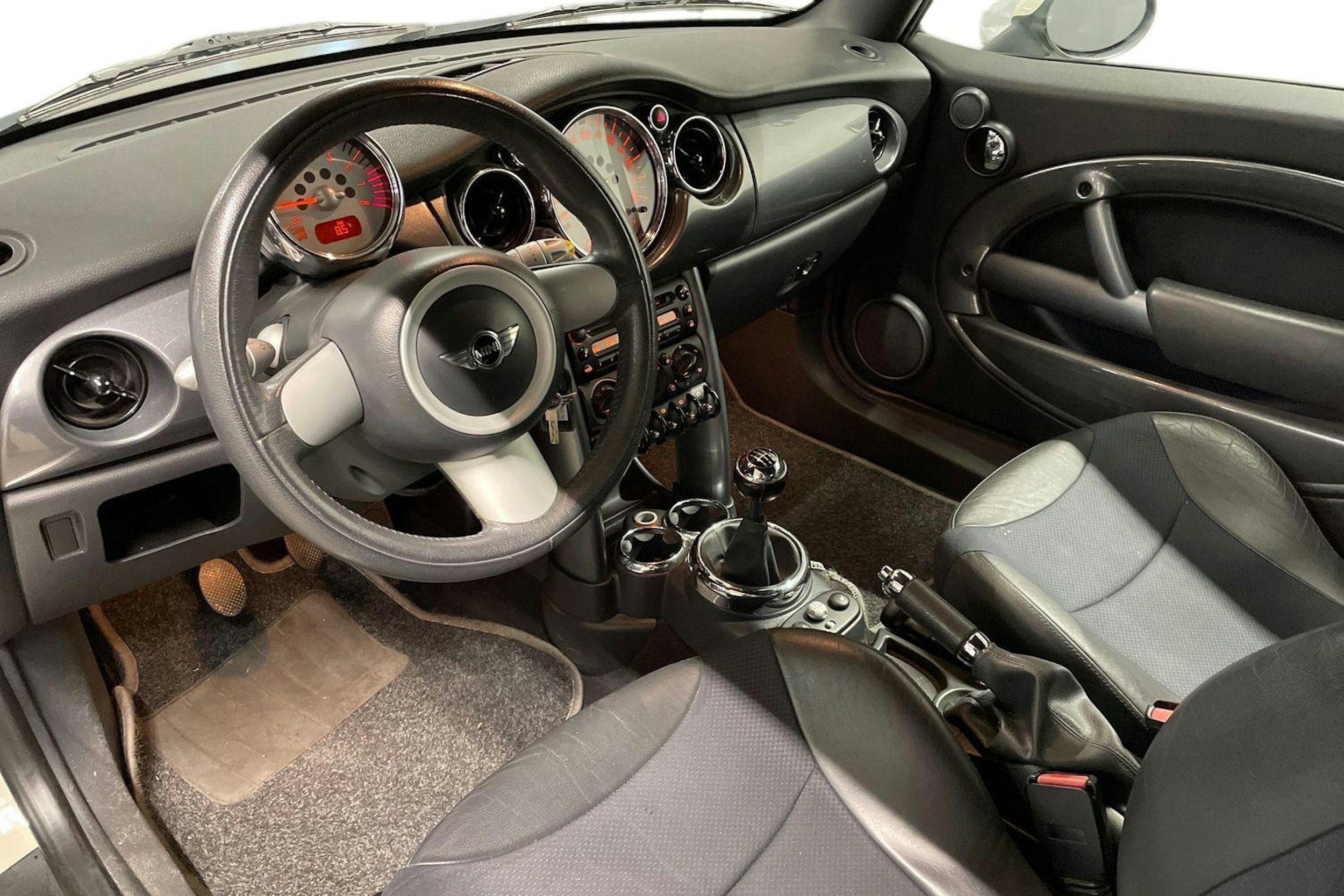 valkoinen Mini Cooper 2008 kuva 6.